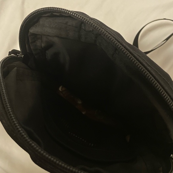 Supreme cross bag - Picture 3 of 3